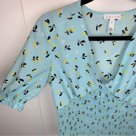 Leith Blue Glow Nina Floral Boho Smocked Top Blouse sz  S - Picture 3 of 6